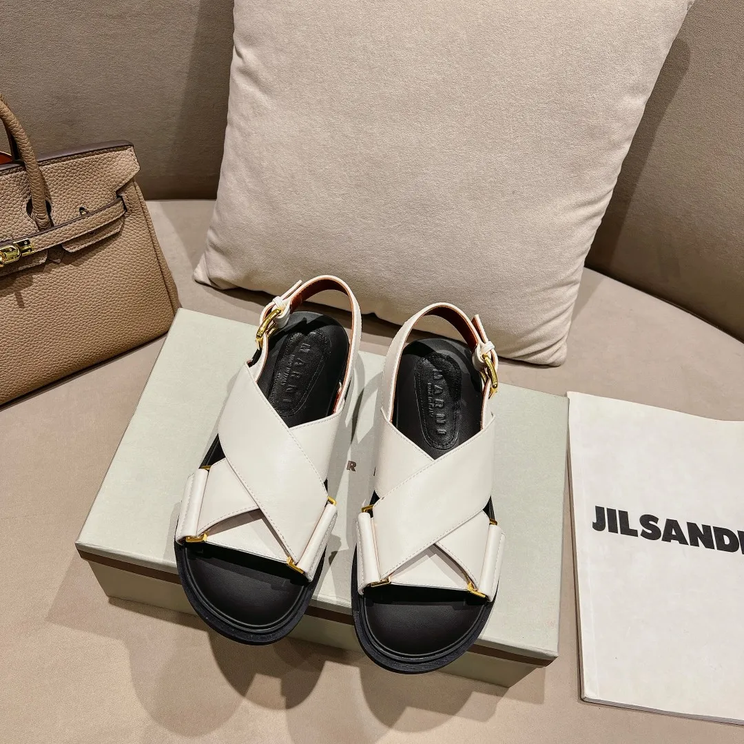 👟👟Ex-factory price 440👟👟 Marni Mani, popular online celebrity style, Taobao, popular single style in physical stores! Thick-soled, elevated classic cross-strap, color-blocked flat-soled cowhide open-toe European and American style women's sandals. Fabric: Cowhide Lining: Sheepskin Outsole: Rubber Button: Gold Size: 35-40